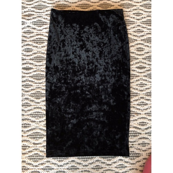 Midi Black Velvet bodycon Skirt - Picture 1 of 2